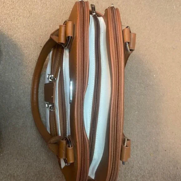 B Amici Amelia White Canvas & Tan Trimming Satchel Shoulder Bag - Picture 15 of 16